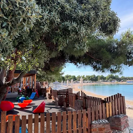 アパート Mobilna Kucica Cissa Šimuni